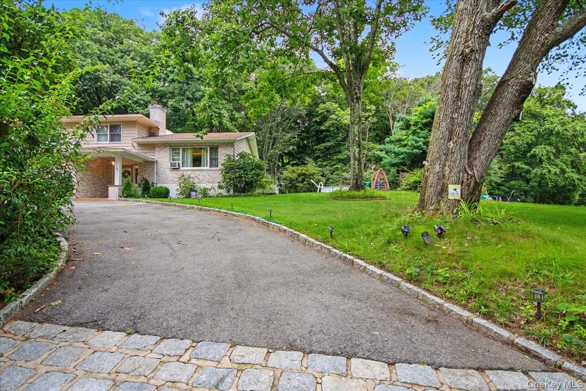 45 Hemlock Trail Court thumbnail 48