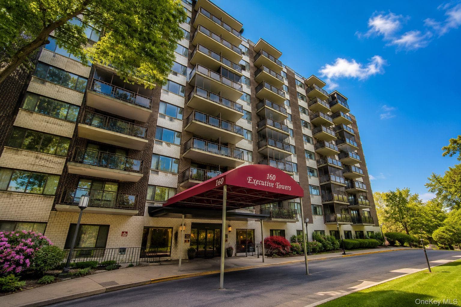 160 Academy Street Unit: 3J, Poughkeepsie