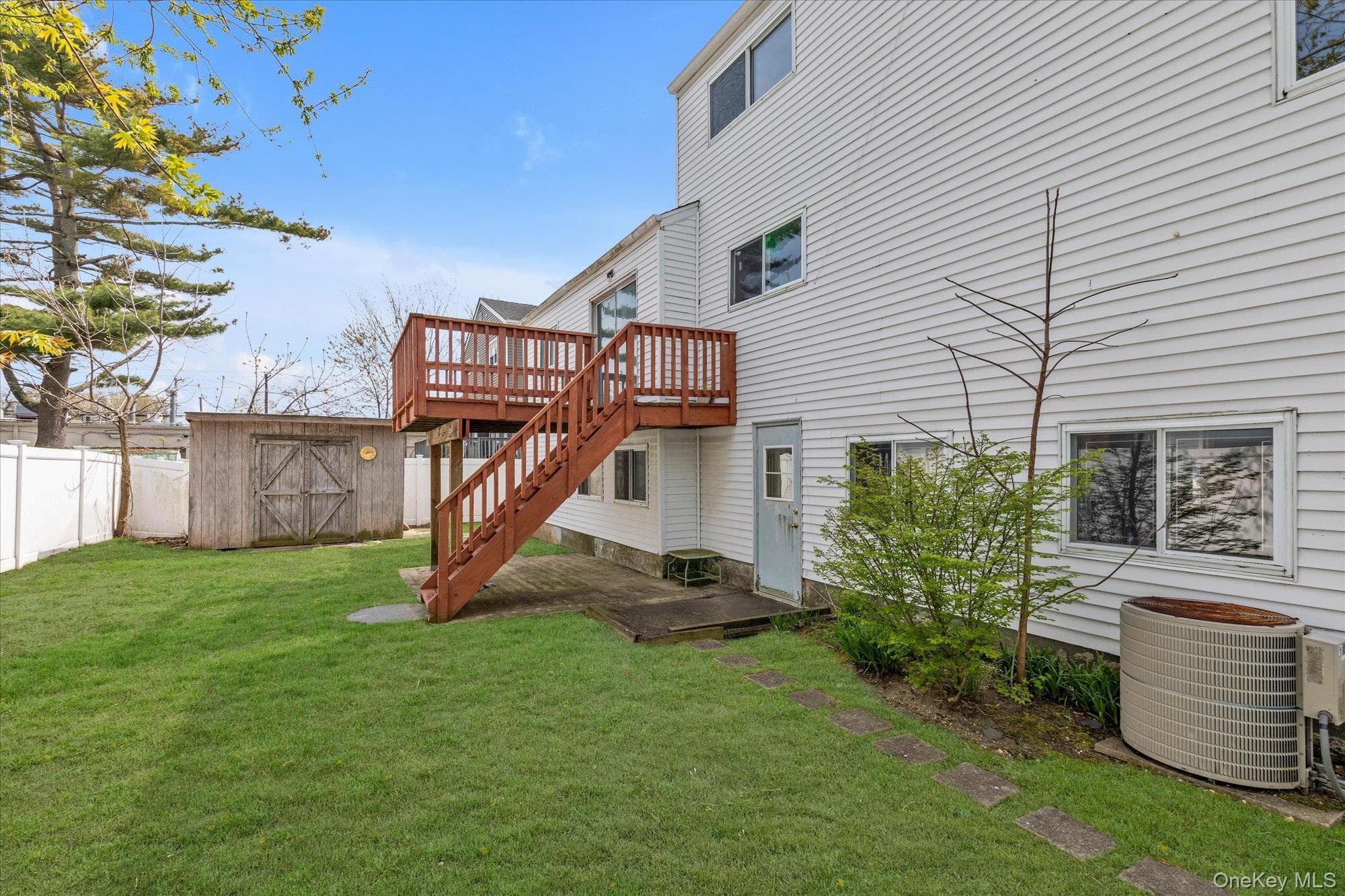 2461 Merrick Avenue thumbnail 28