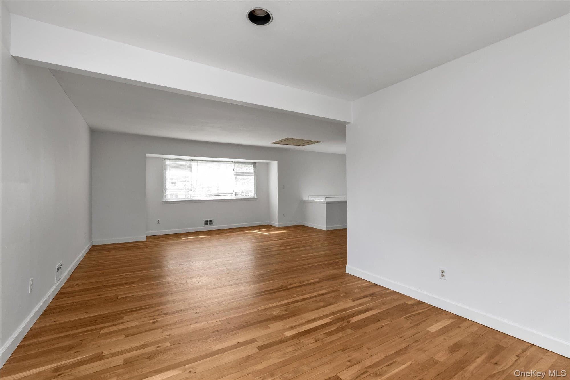 2461 Merrick Avenue thumbnail 5