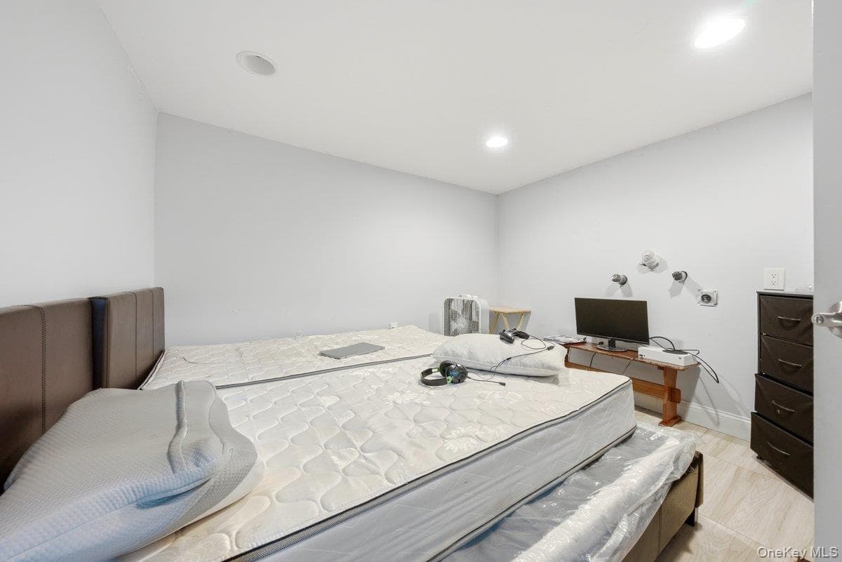 4412 Bronx Boulevard thumbnail 19