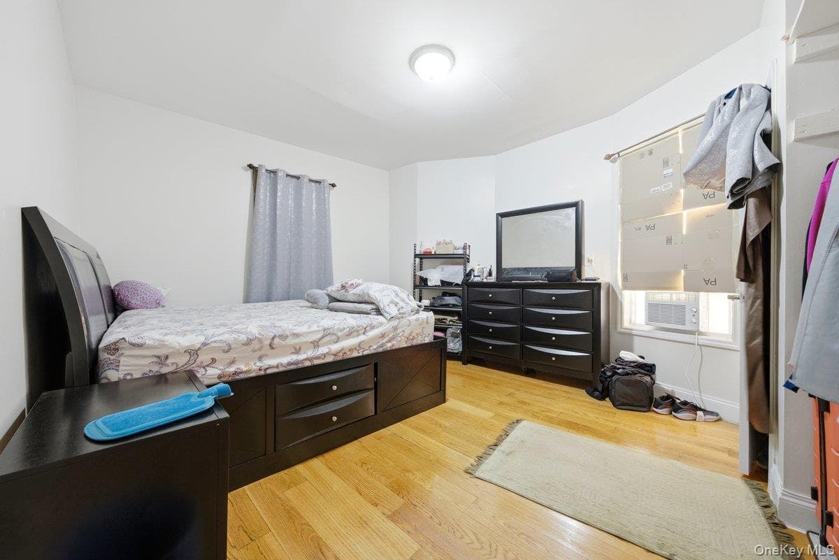 4412 Bronx Boulevard thumbnail 10