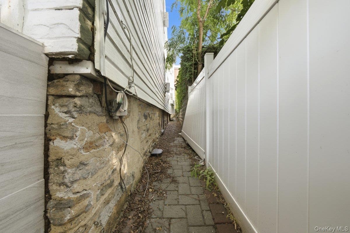 4412 Bronx Boulevard thumbnail 25