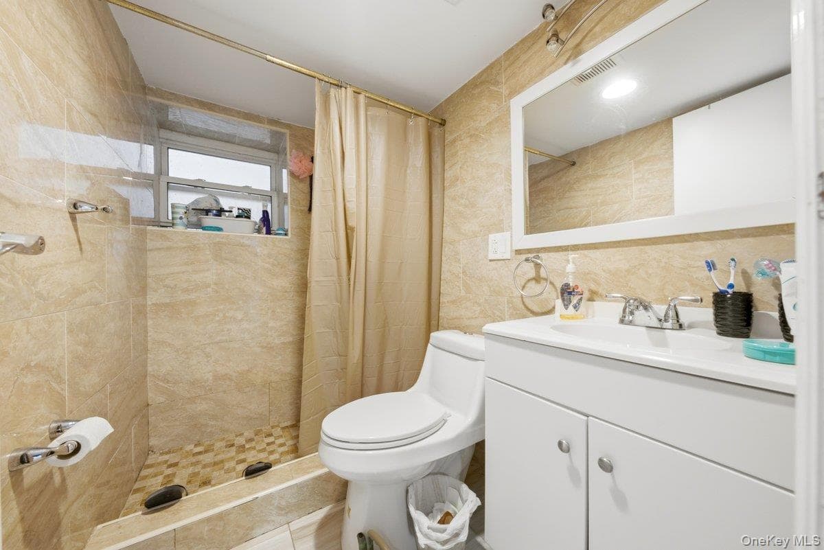 4412 Bronx Boulevard thumbnail 21