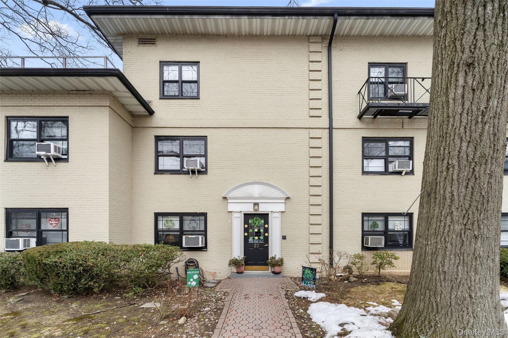 37 Manchester Road Unit: 2R thumbnail 2