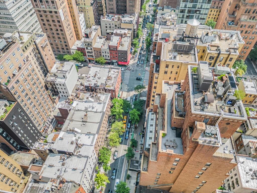 115 E 39th Street thumbnail 30