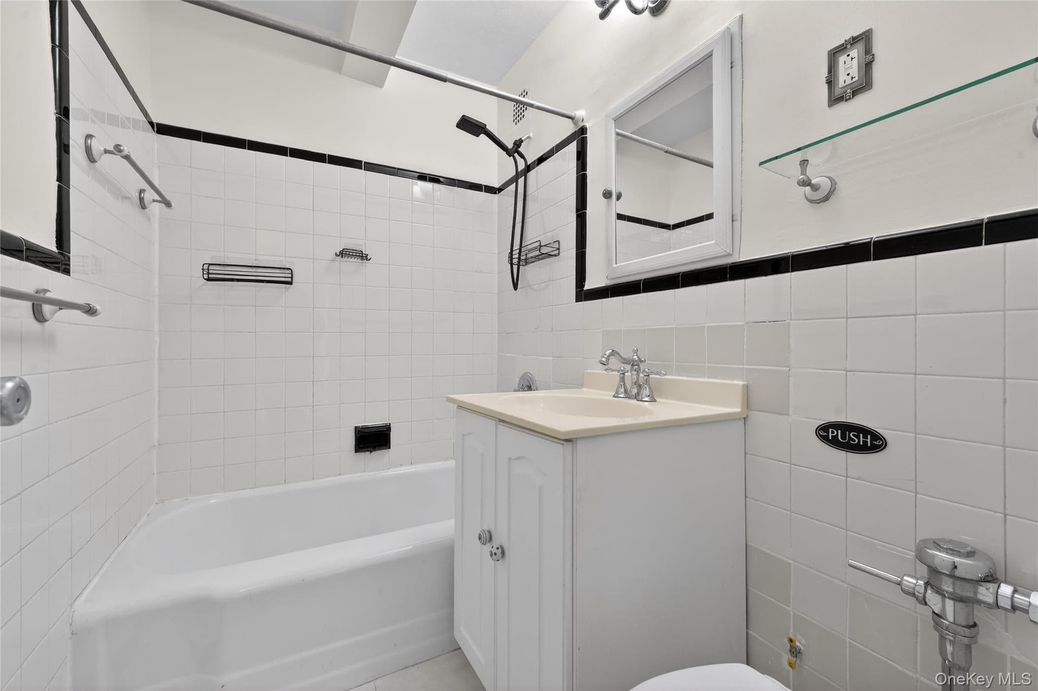 66-10 Thornton Place Unit: 4C thumbnail 10