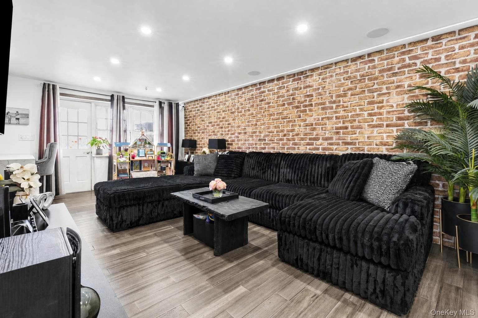 8611 151st Avenue Unit: 5E thumbnail 2