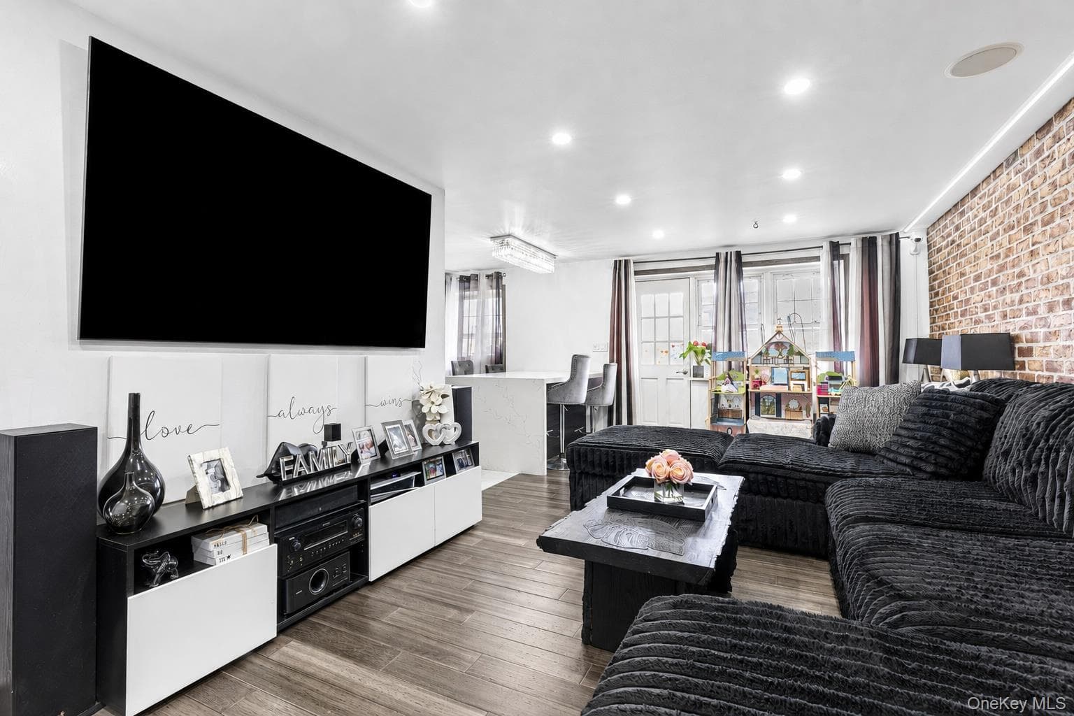 8611 151st Avenue Unit: 5E, Howard Beach