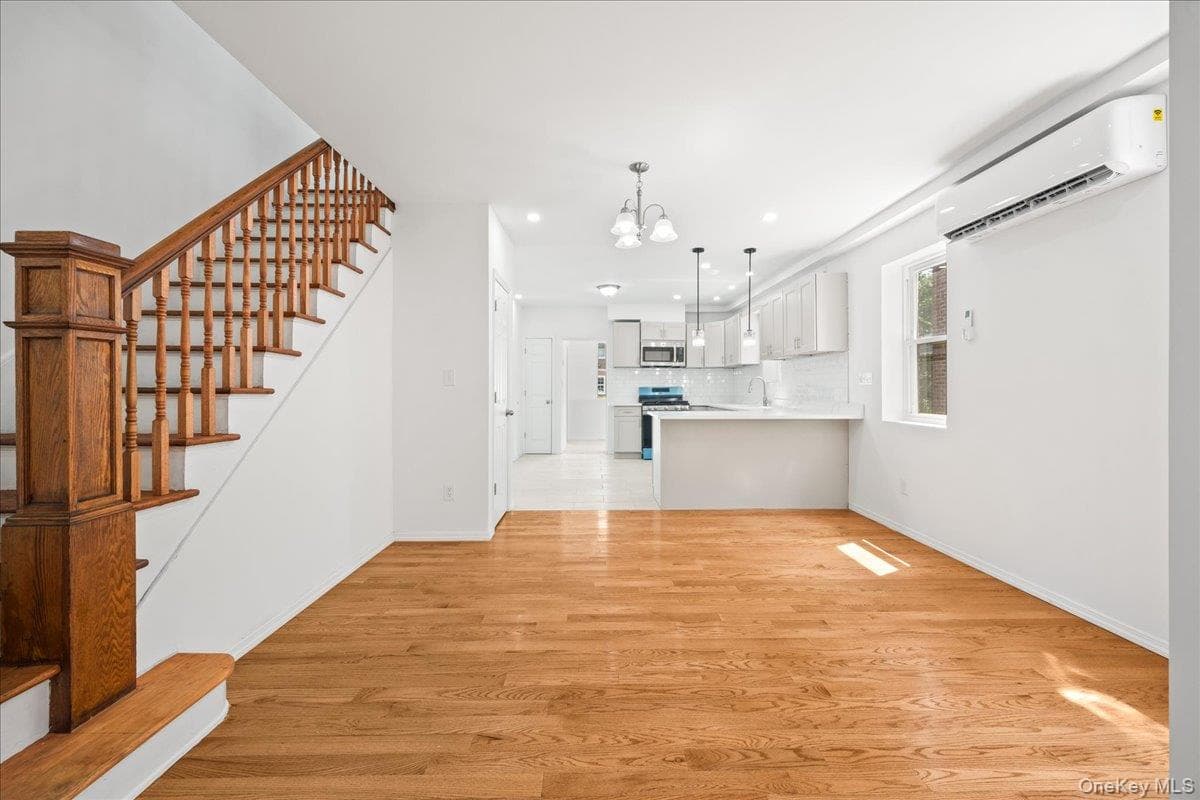 4084 Seton Avenue thumbnail 8