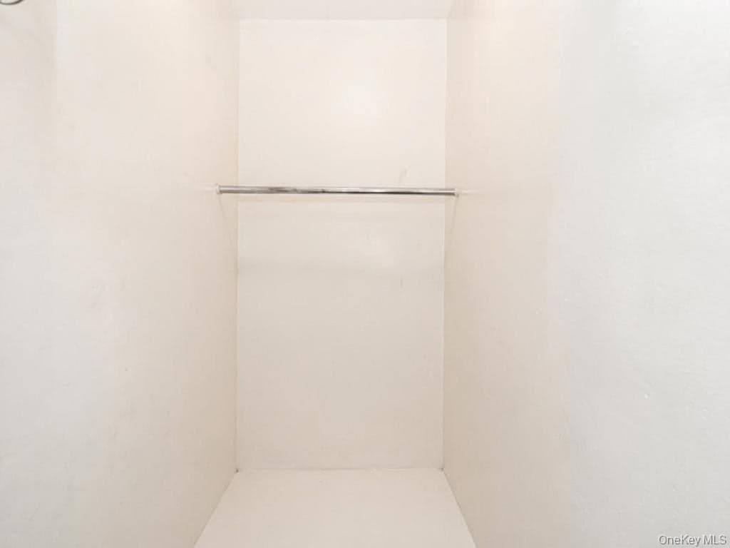 5601 Riverdale Avenue Unit: 3R thumbnail 8