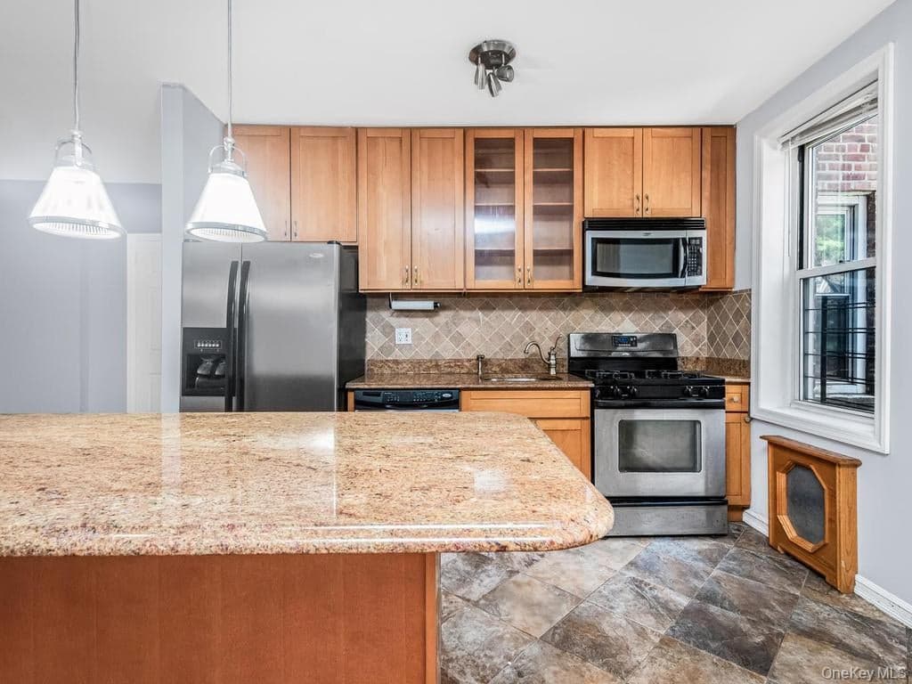 5601 Riverdale Avenue Unit: 3R thumbnail 4