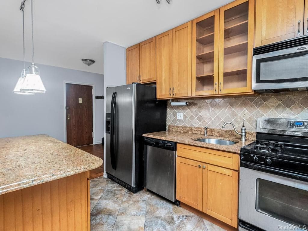 5601 Riverdale Avenue Unit: 3R thumbnail 6