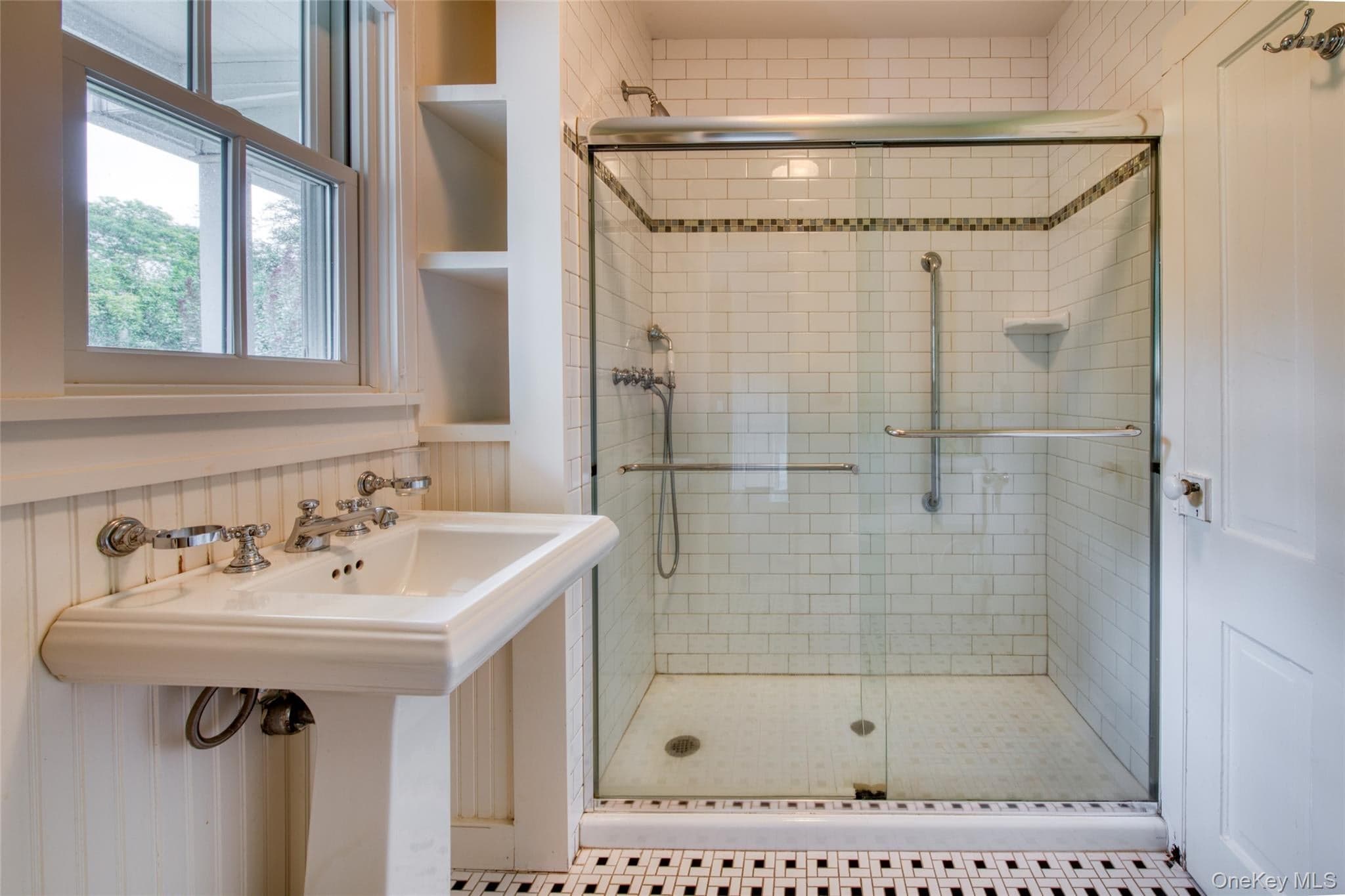 1945 Village Lane thumbnail 12