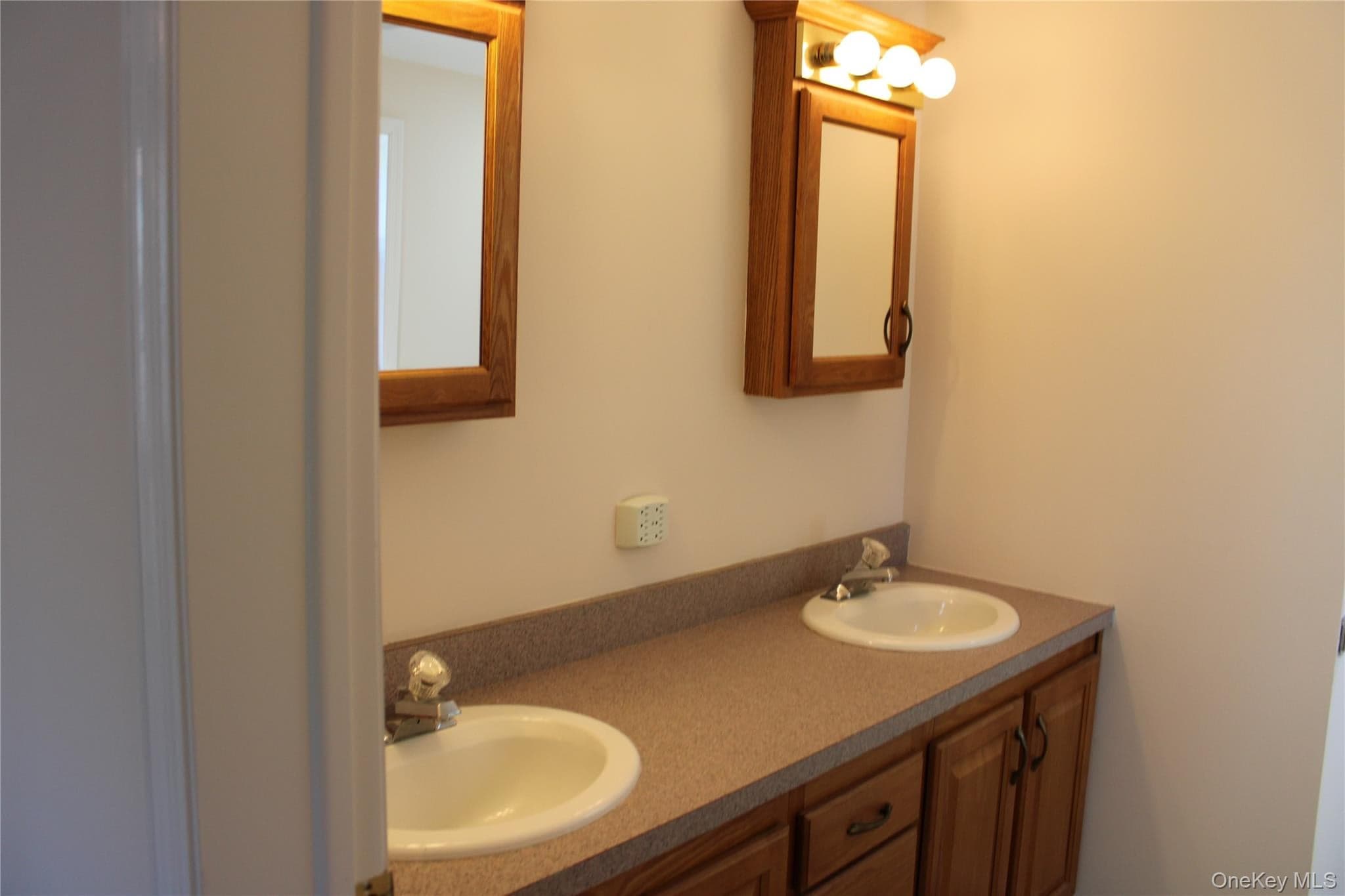 1661 Old Country Road Unit: 77 thumbnail 24