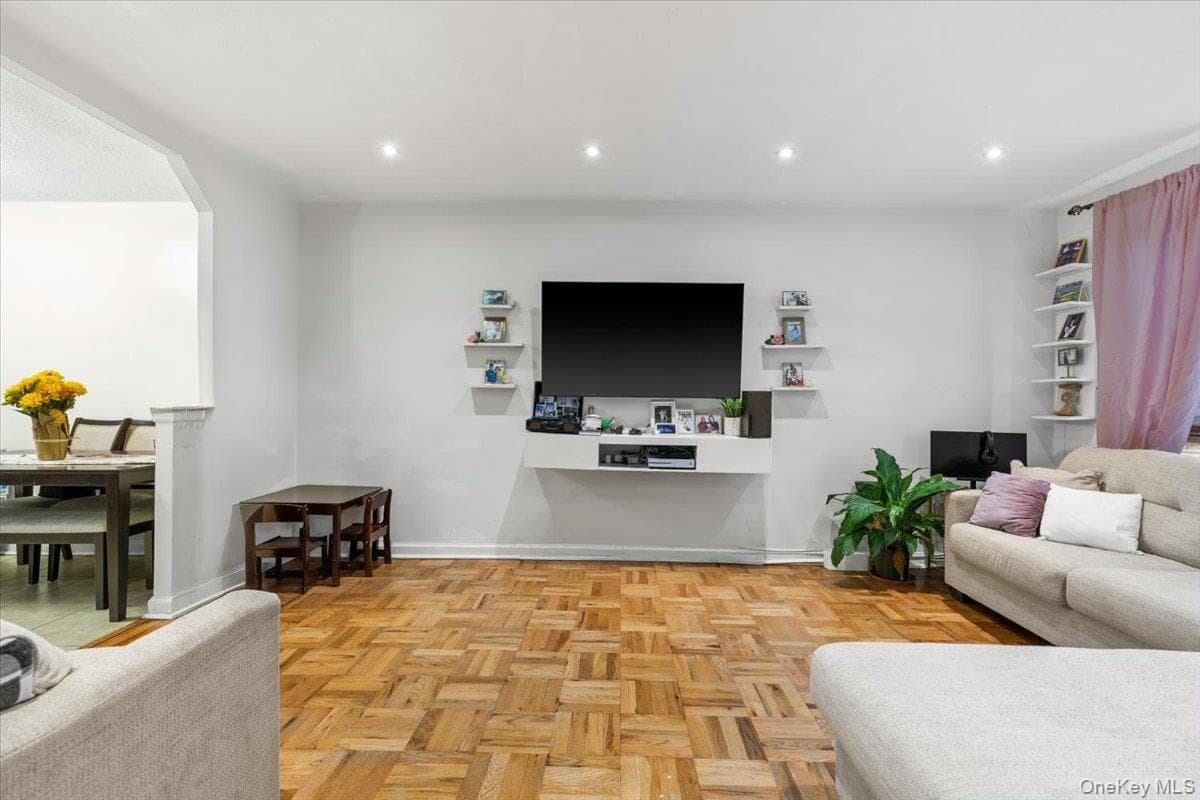 3303 Eastchester Road thumbnail 4