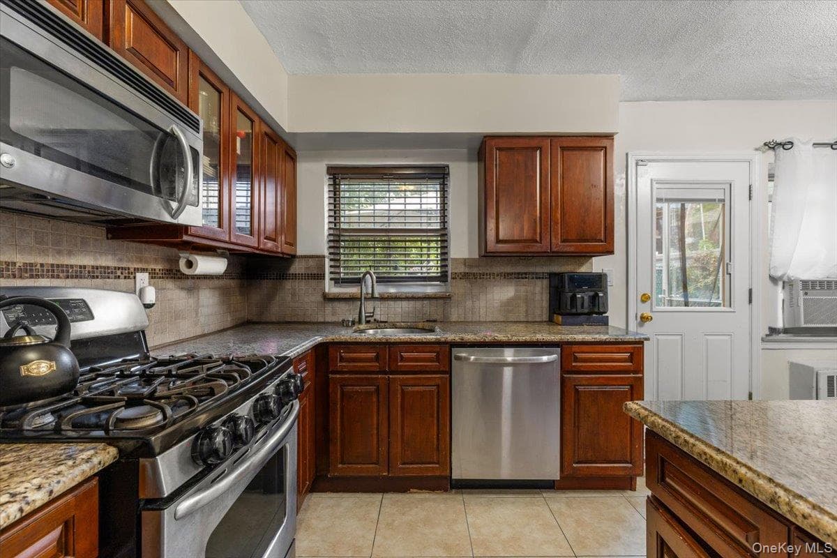 3303 Eastchester Road thumbnail 8