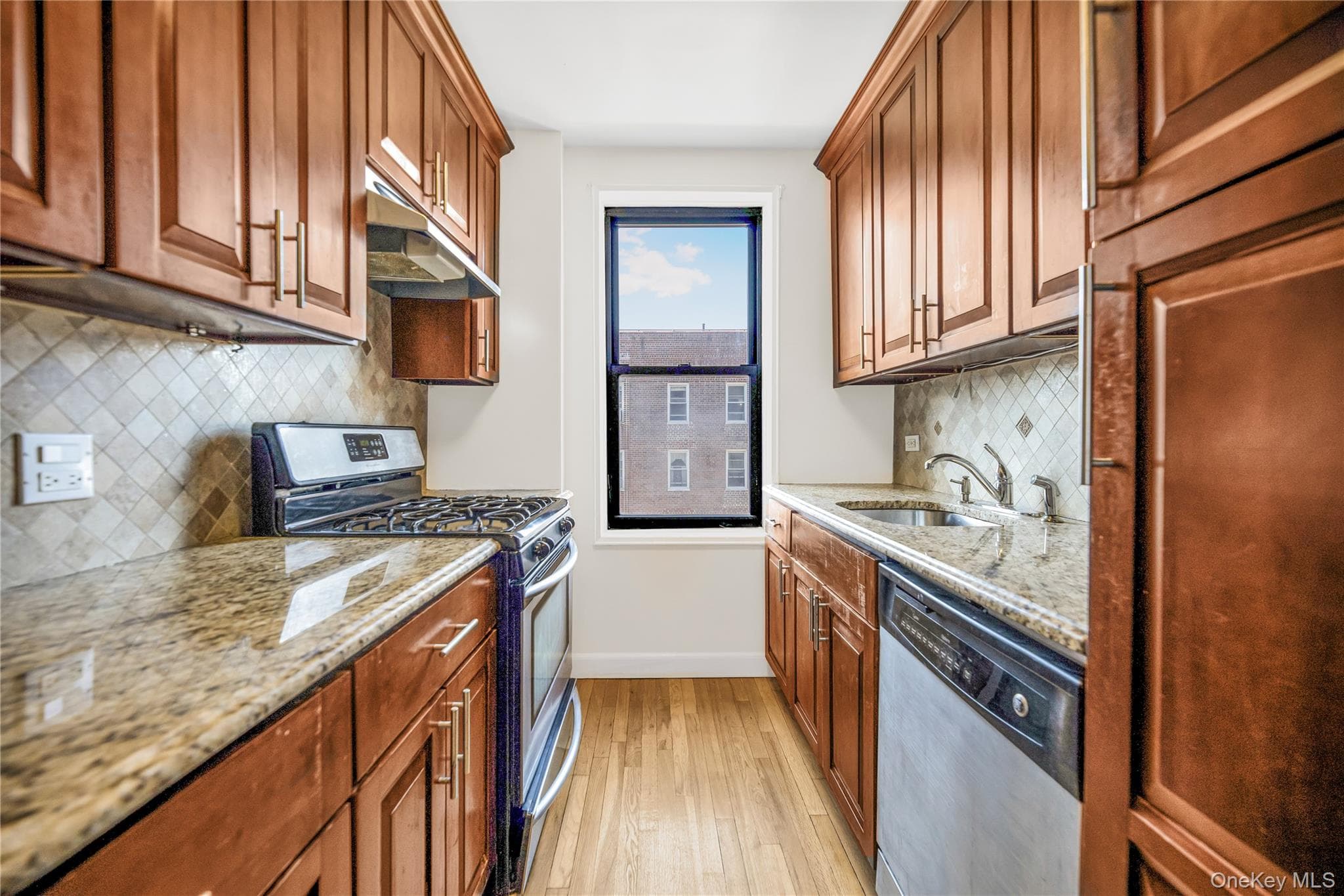 525 W 235th Street Unit: 6E thumbnail 8