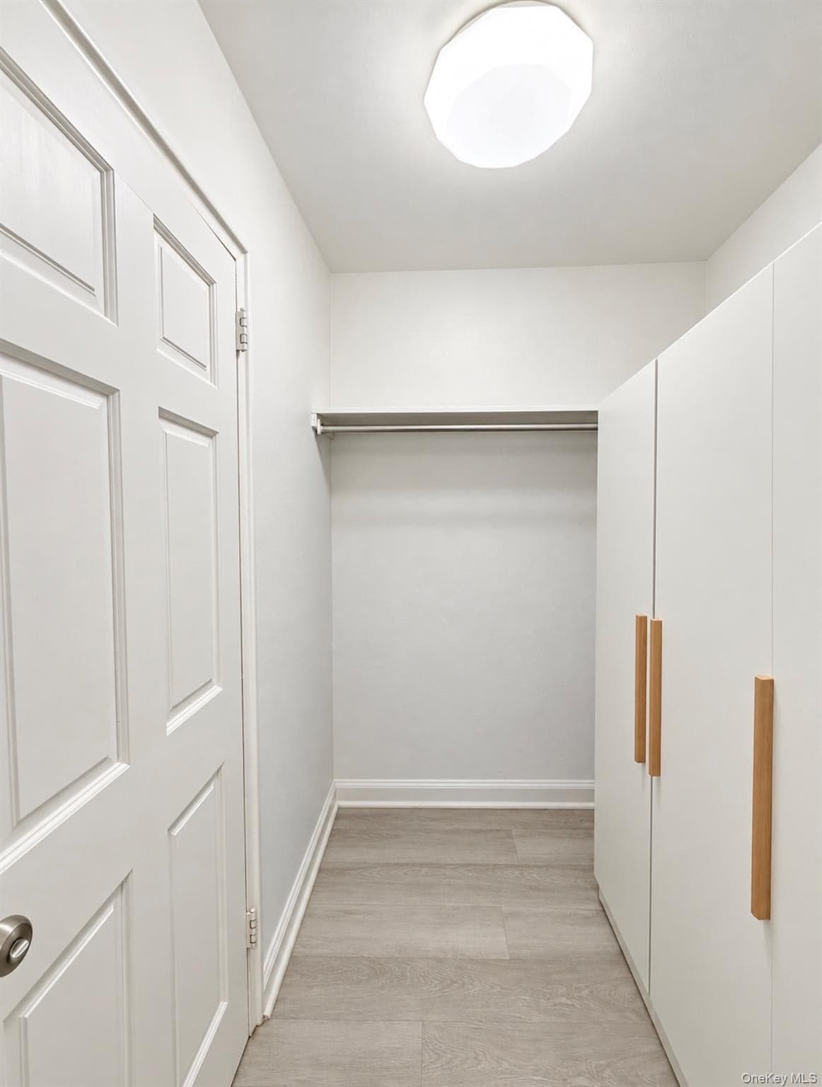 14444 41 Avenue Unit: F thumbnail 3