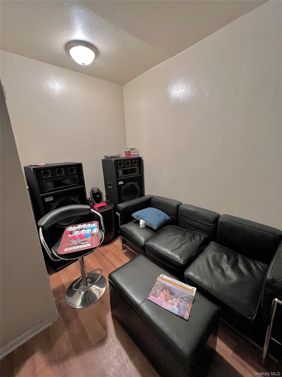 620 E 182nd Street thumbnail 8
