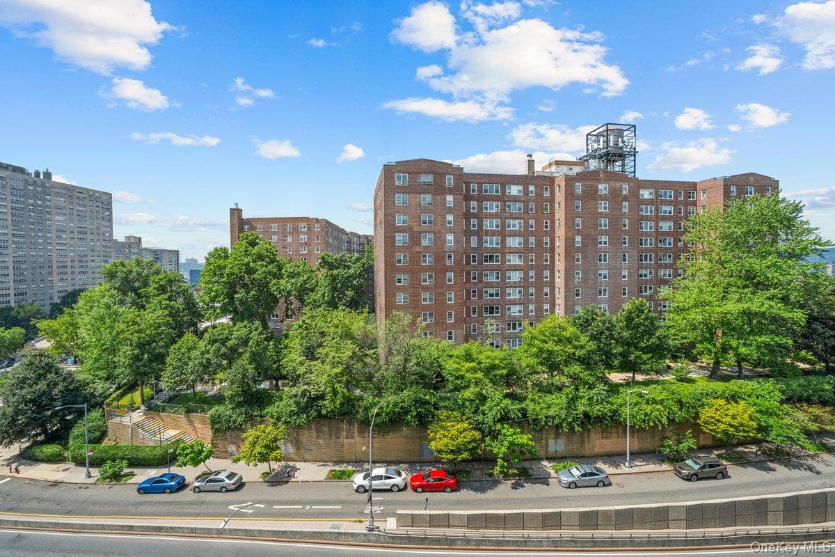 629 Kappock Street Unit: 7N thumbnail 11