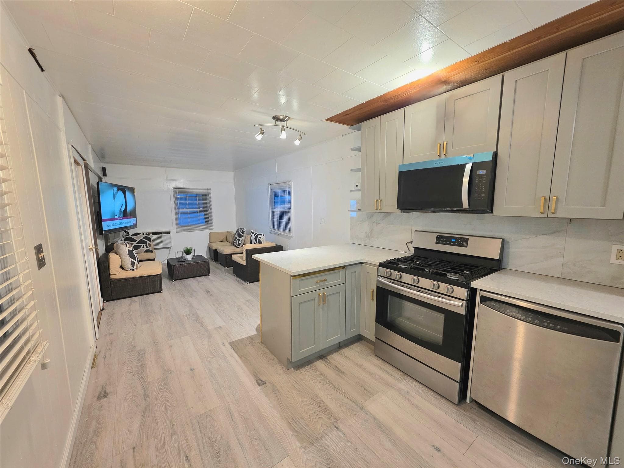 525 Riverleigh Ave Ave Unit: C7 thumbnail 3