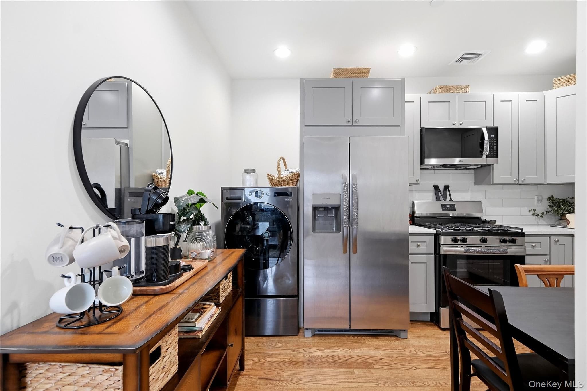 272 Broadway thumbnail 19