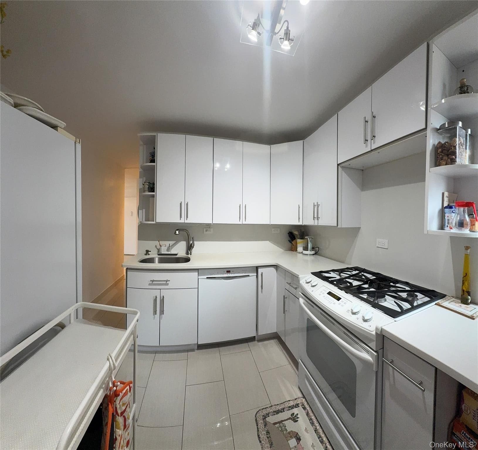 61-20 Grand Central Parkway Unit: B 1101 thumbnail 18