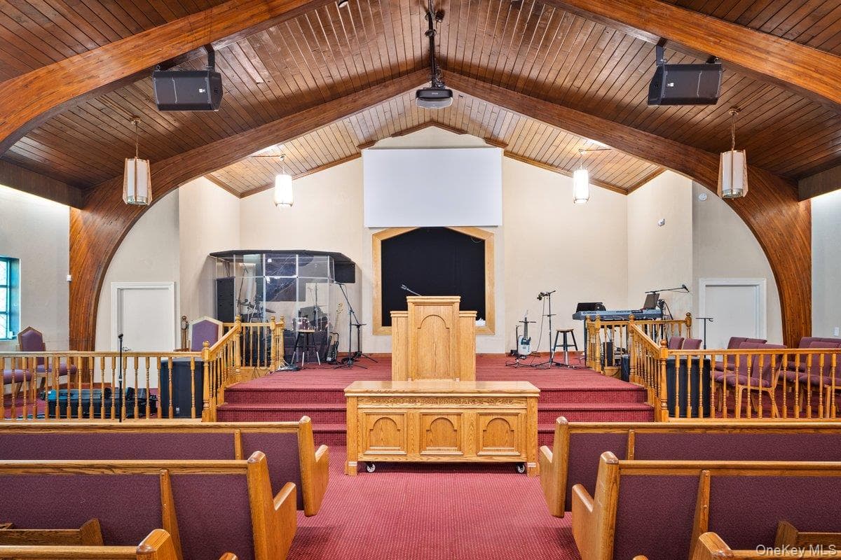 343 Jerusalem Avenue thumbnail 19
