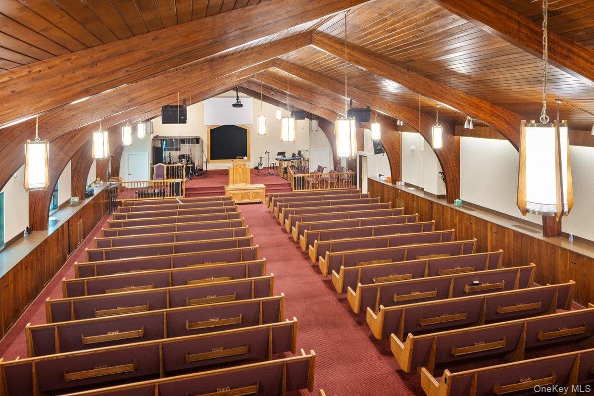 343 Jerusalem Avenue thumbnail 14