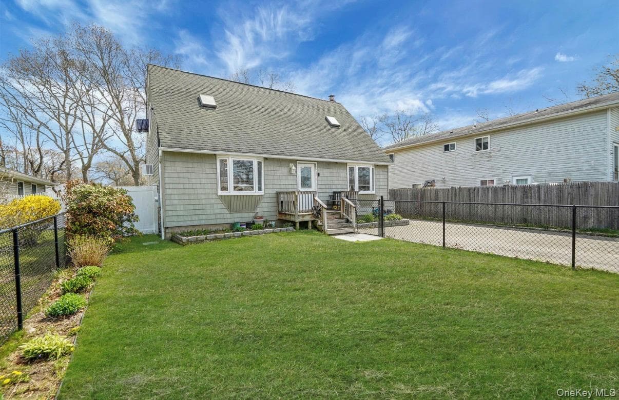 15 Maplewood Drive thumbnail 2