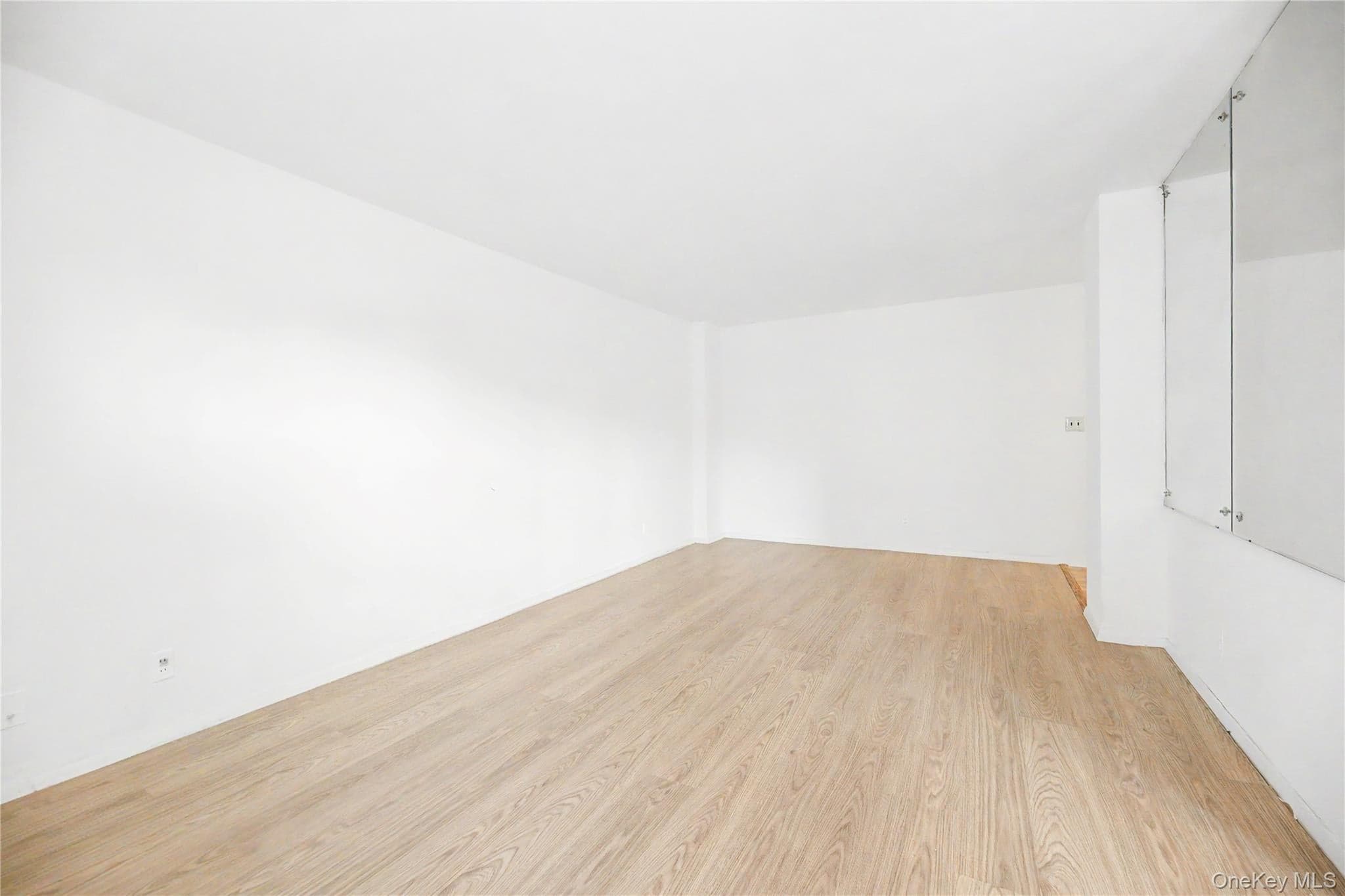 3130 Irwin Avenue Unit: 4B thumbnail 5