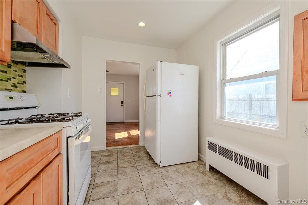 1258 Waverly Street thumbnail 7