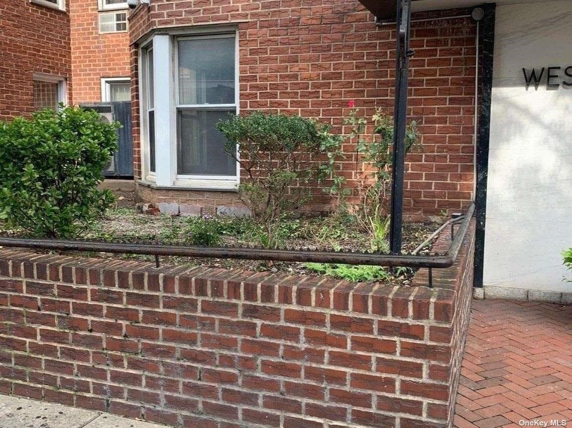 89-15 Parsons Blvd Blvd Unit: 11G thumbnail 3