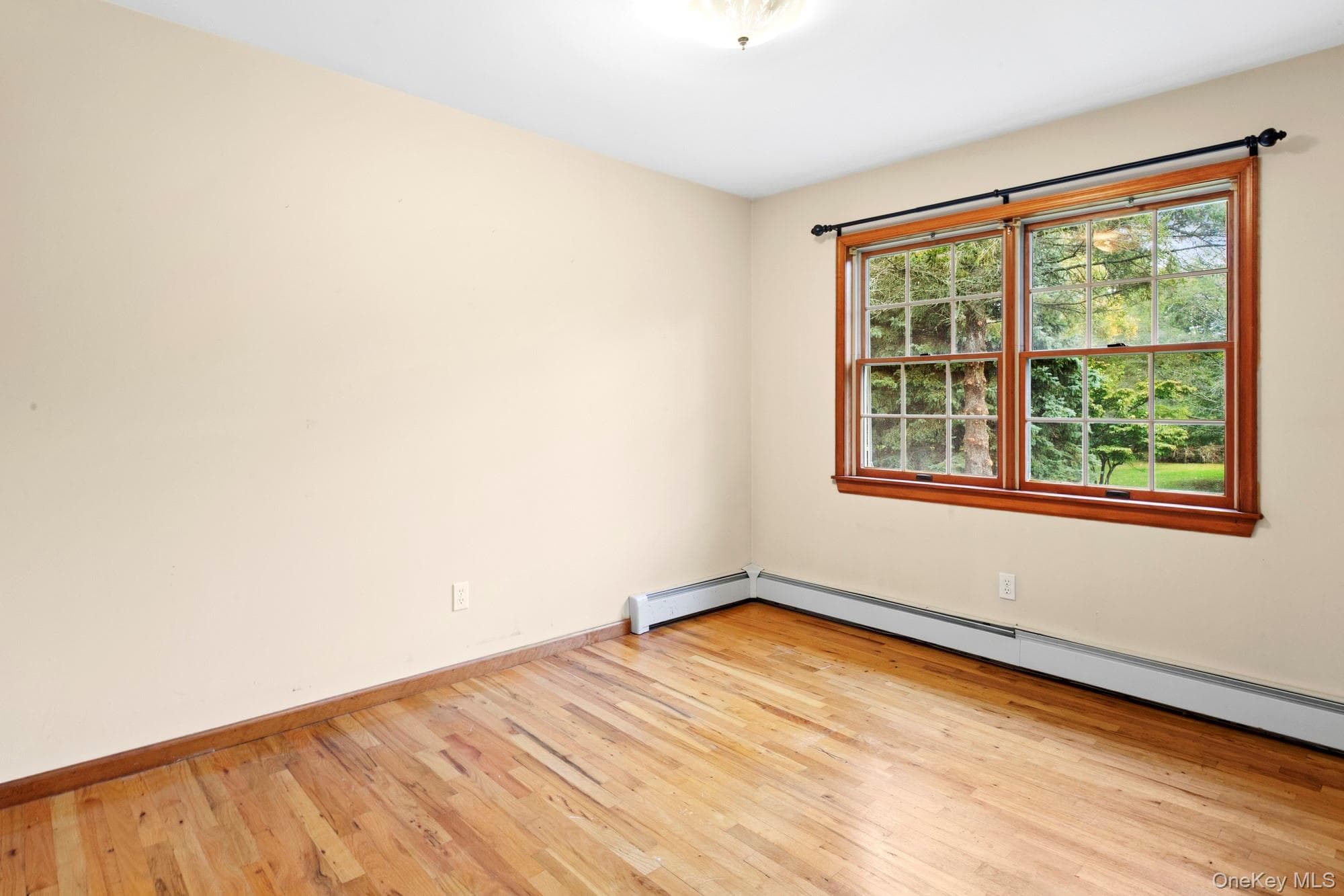 2380 Laurel Avenue thumbnail 9