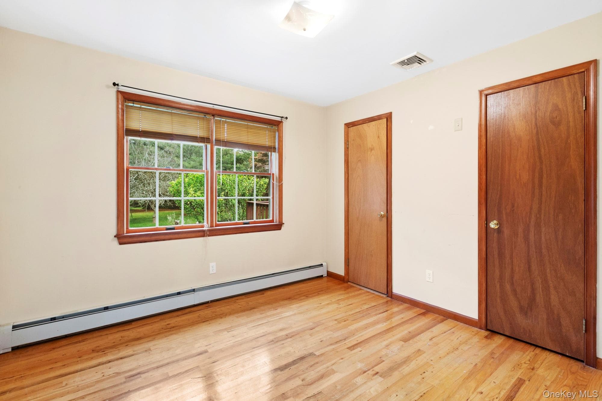 2380 Laurel Avenue thumbnail 11