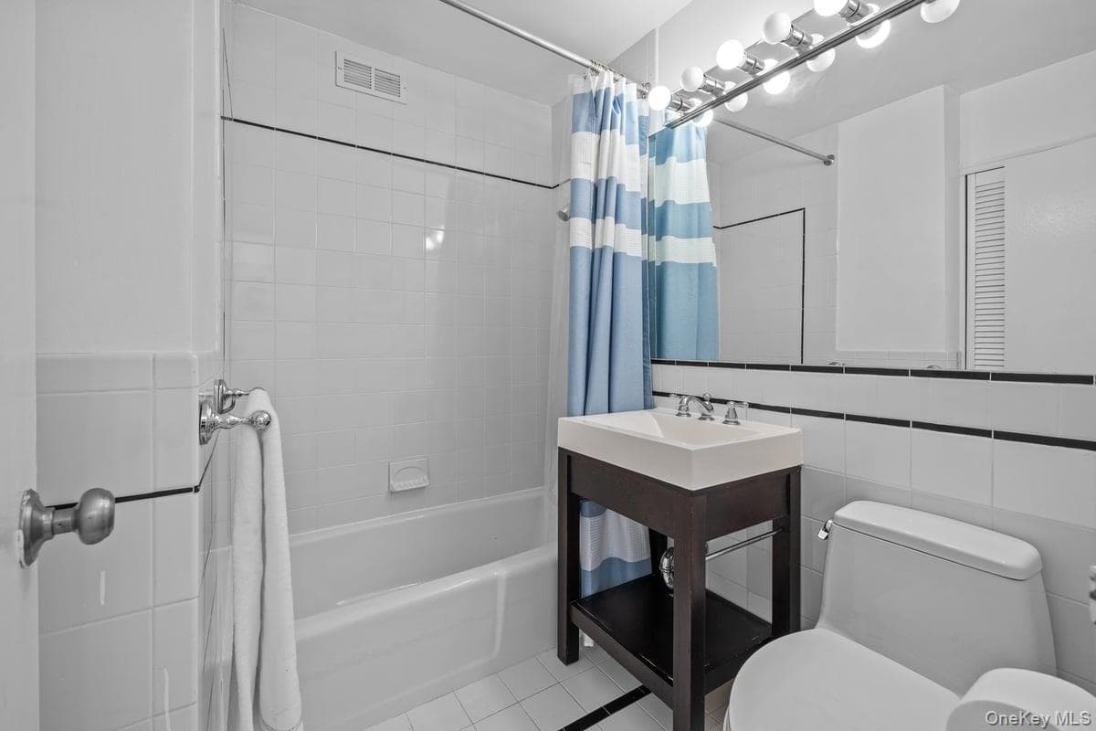 2500 Johnson Avenue Unit: 2NP thumbnail 23