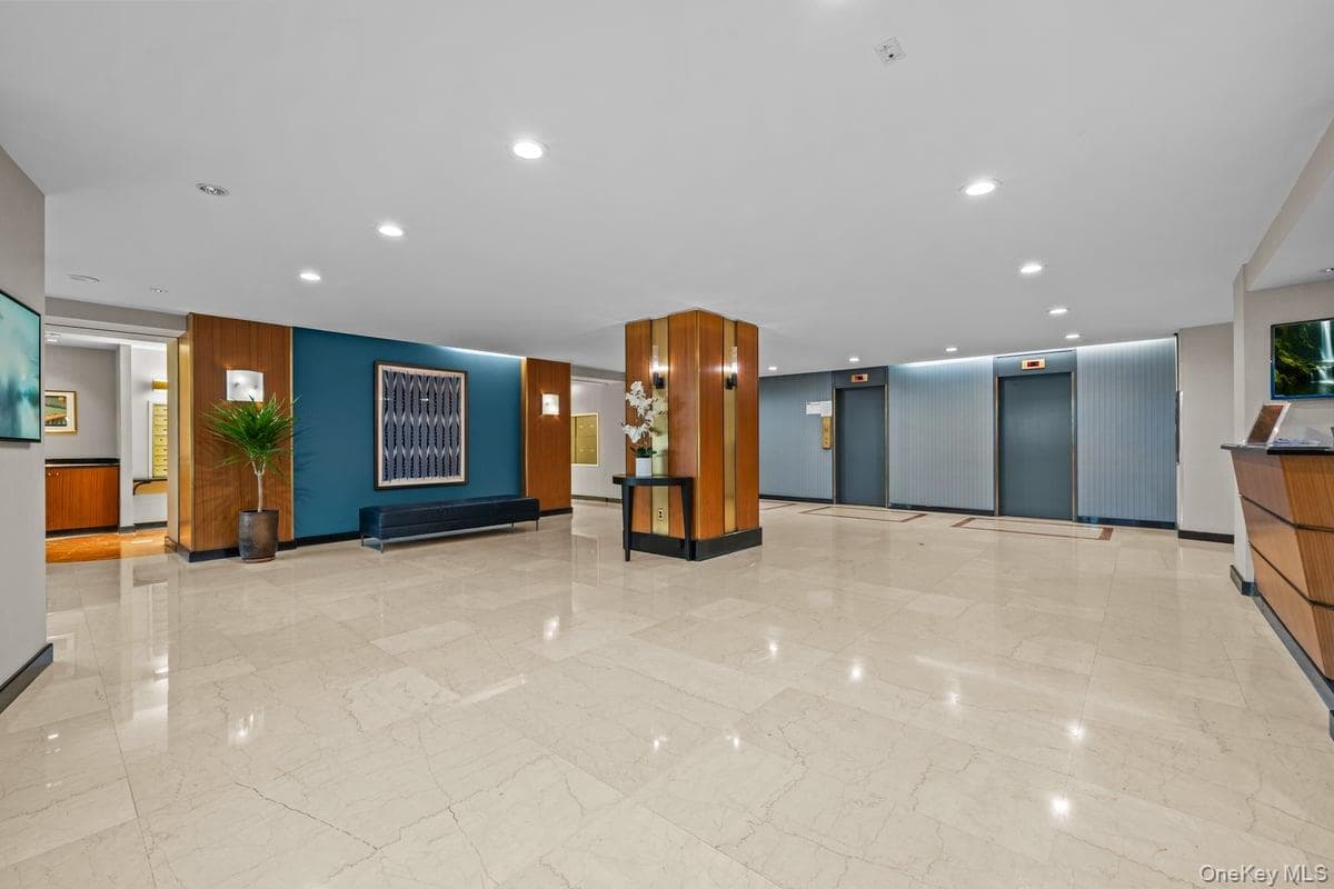 2500 Johnson Avenue Unit: 2NP thumbnail 38