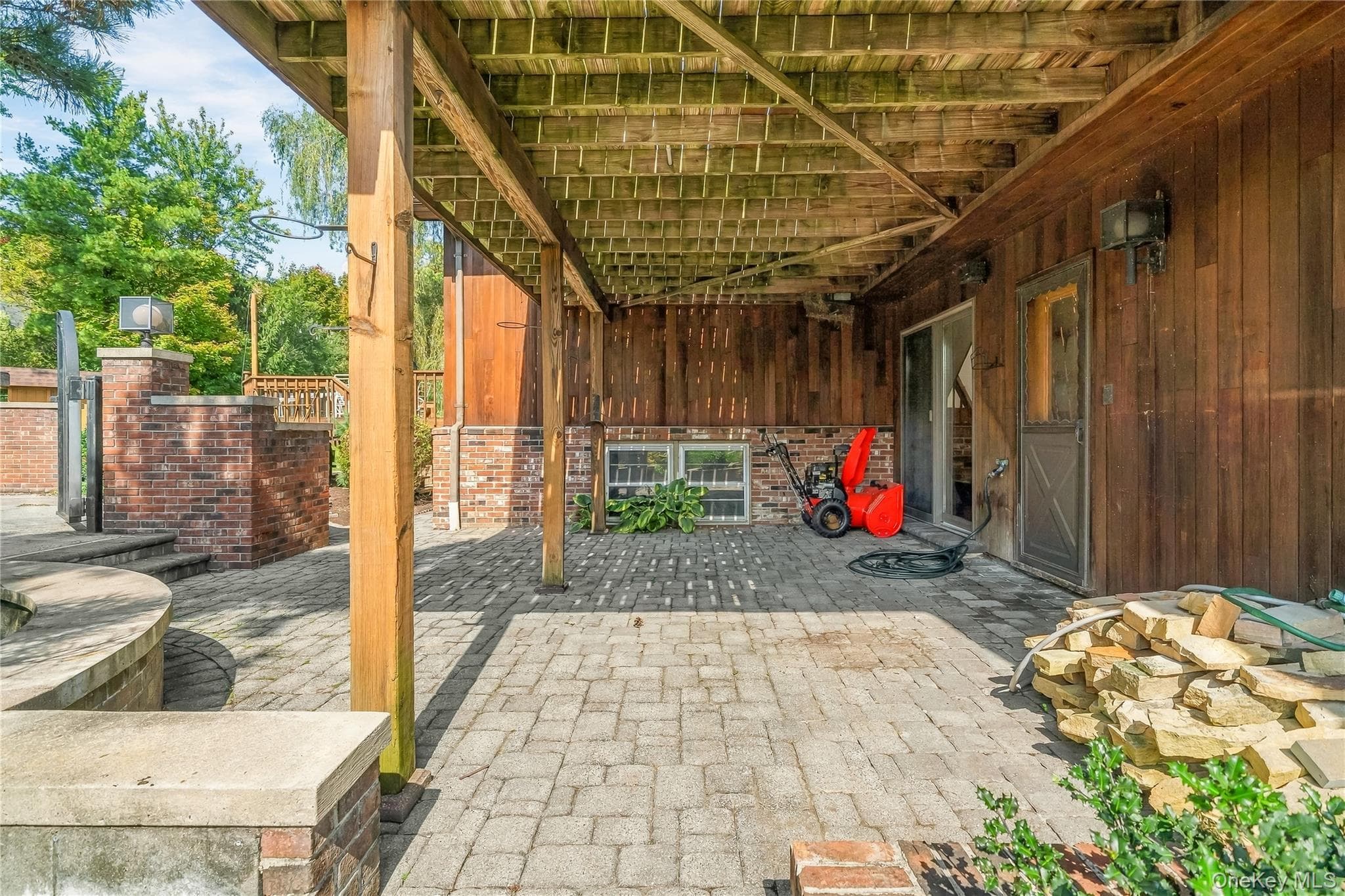 102 Neptune Drive thumbnail 38