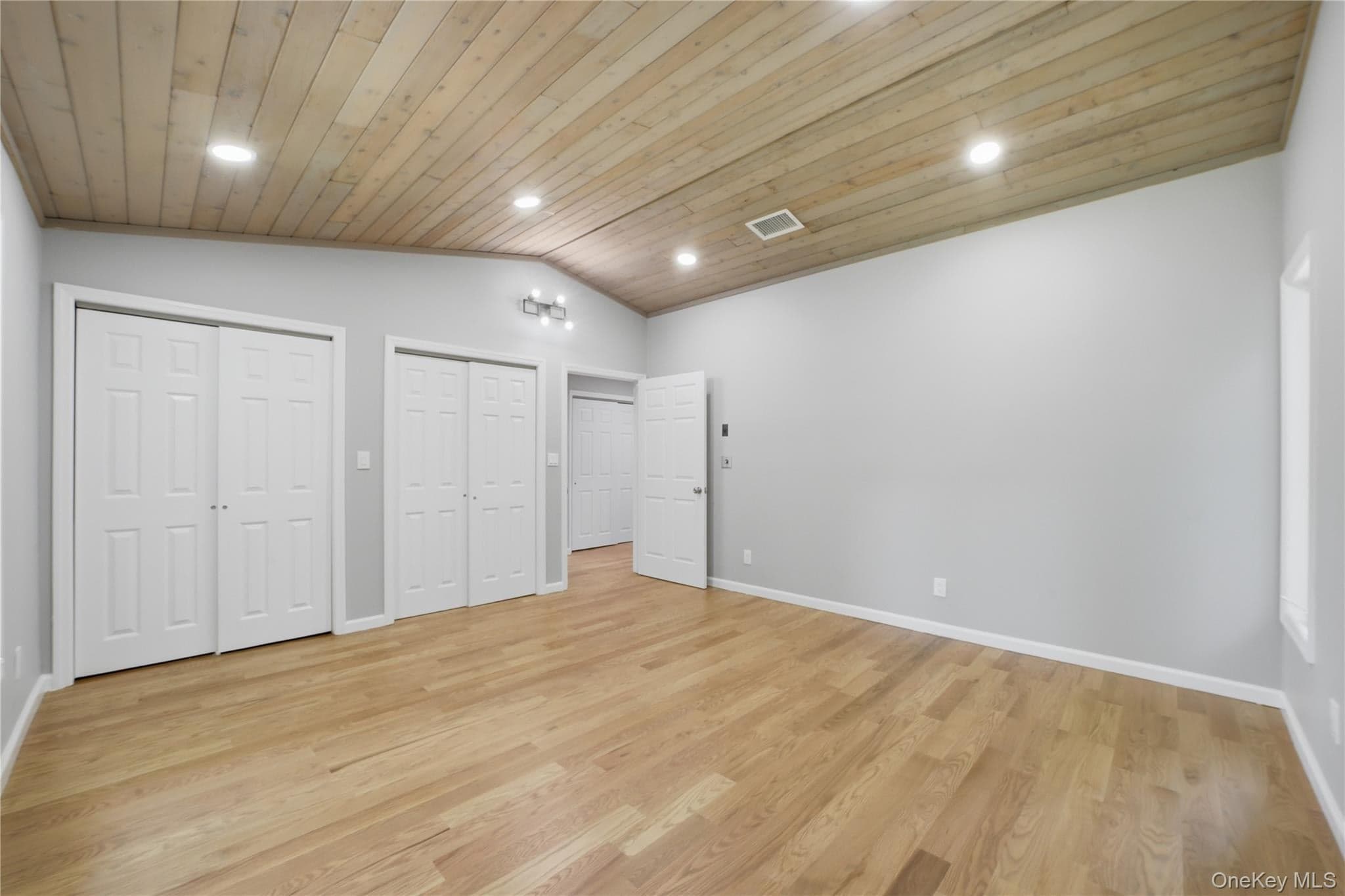 12 E Mount Airy Road thumbnail 32