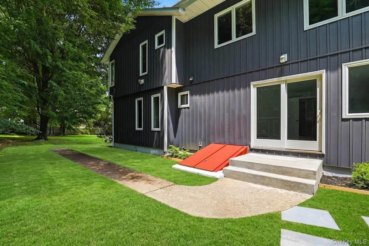 12 E Mount Airy Road thumbnail 39