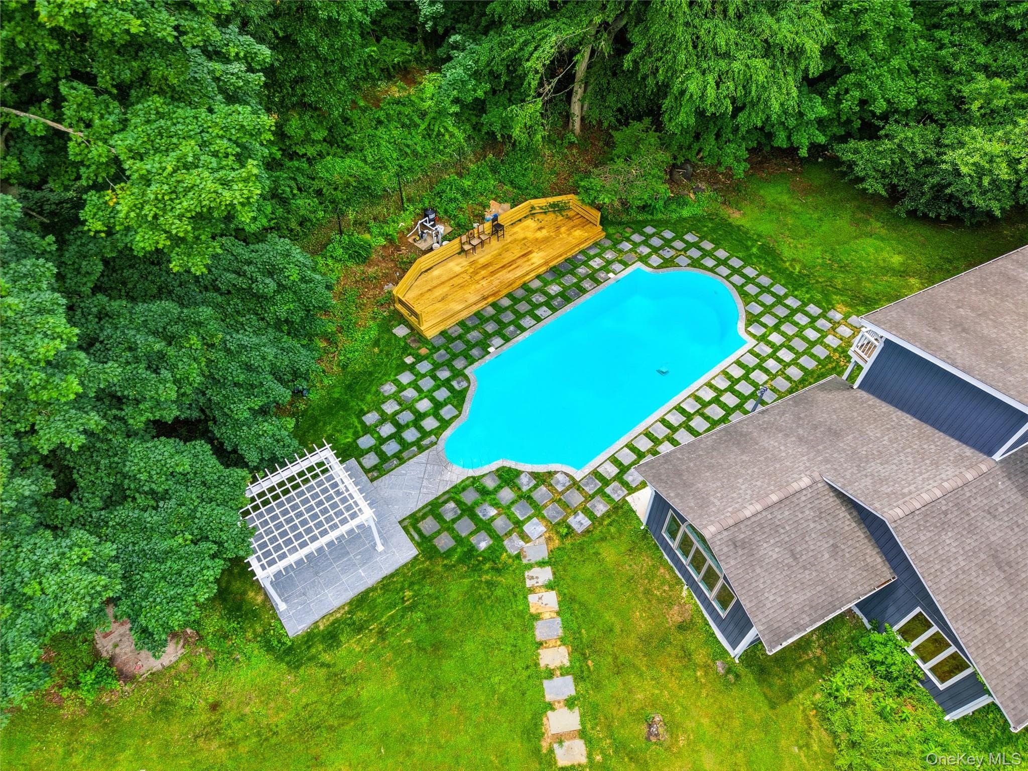 12 E Mount Airy Road thumbnail 41