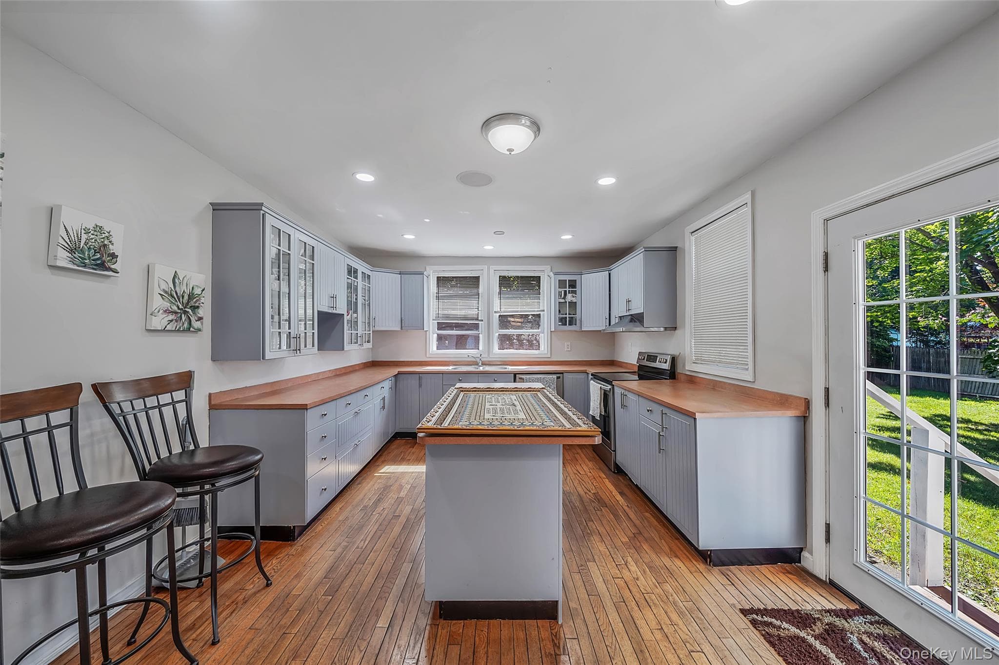 1641 E 3rd Avenue thumbnail 9