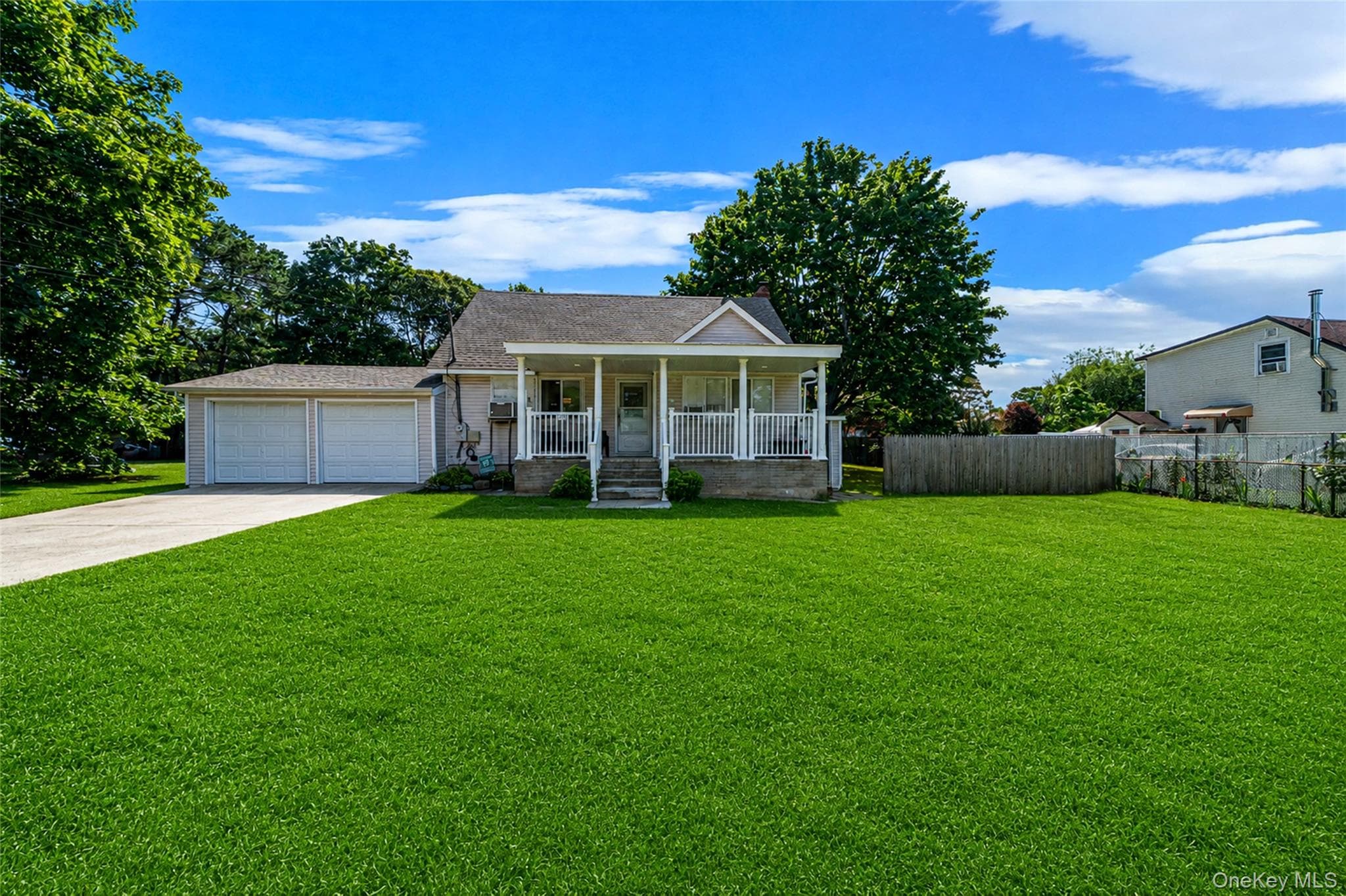 1641 E 3rd Avenue thumbnail 2