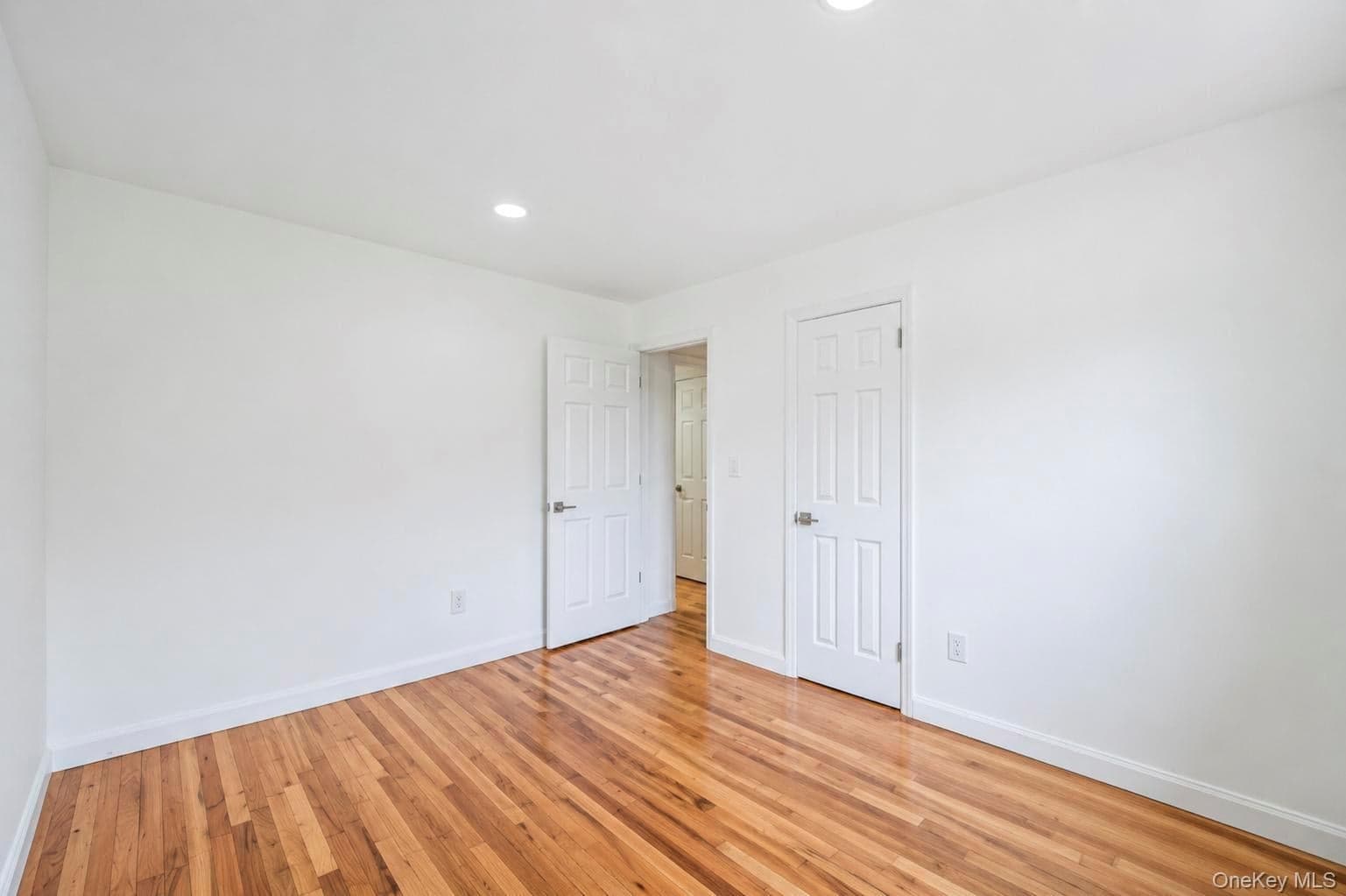 334 Robbins Street thumbnail 14