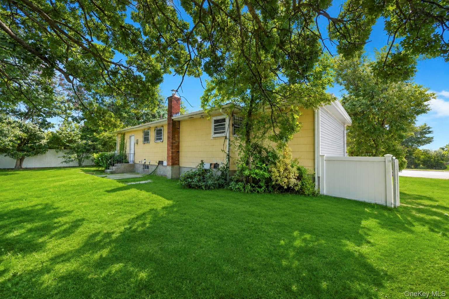 334 Robbins Street thumbnail 6