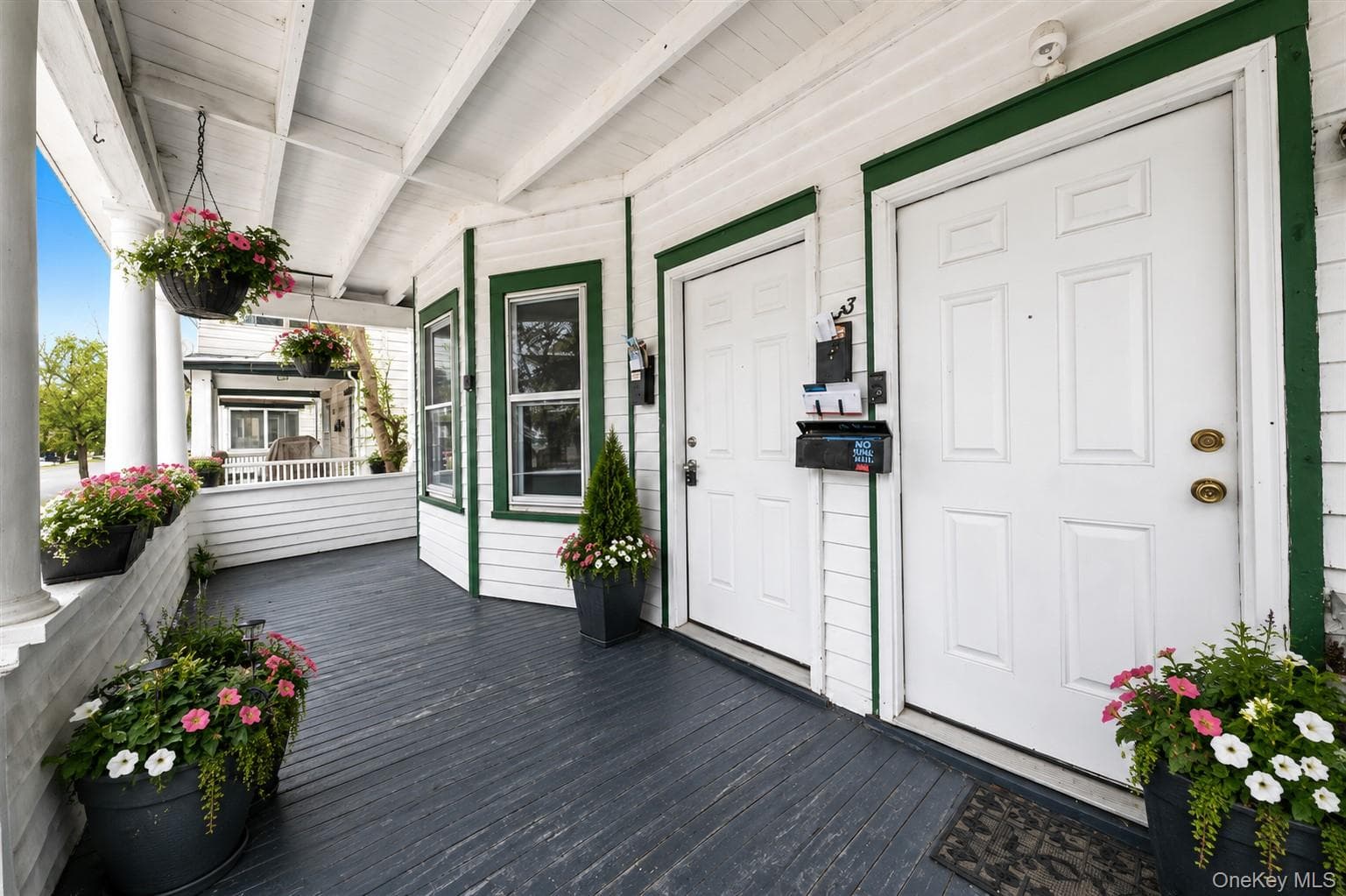 33 Manitou Avenue thumbnail 2
