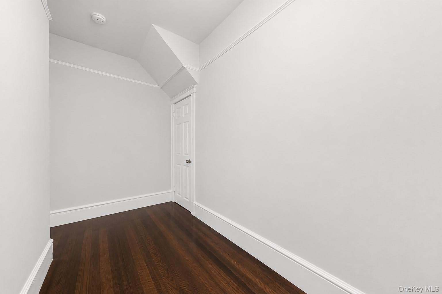 33 Manitou Avenue thumbnail 5