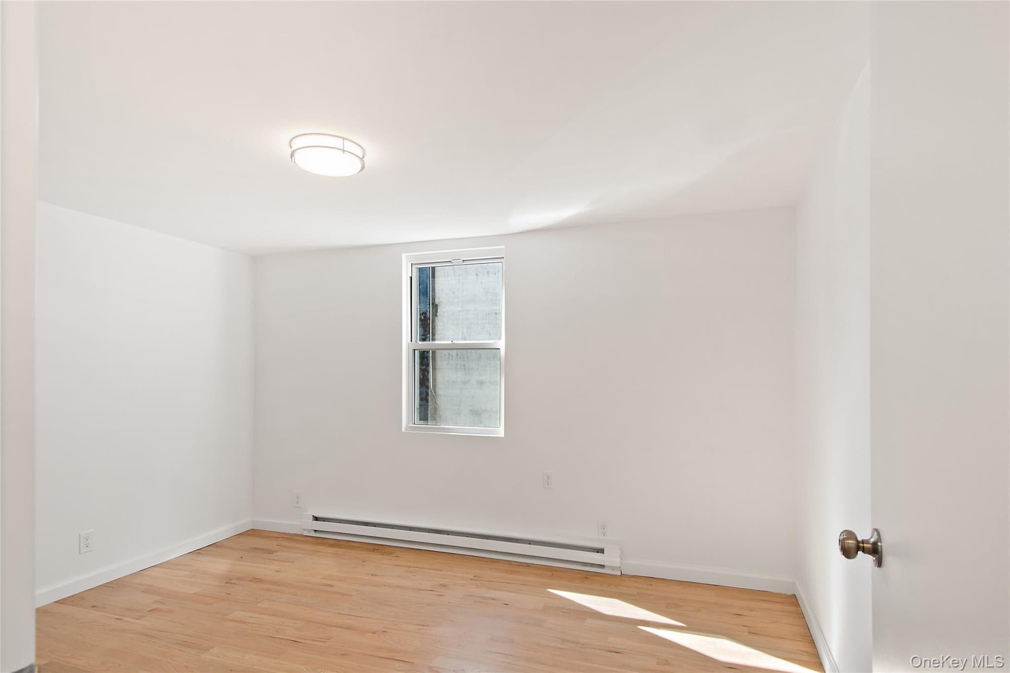 811 Courtlandt Avenue thumbnail 17