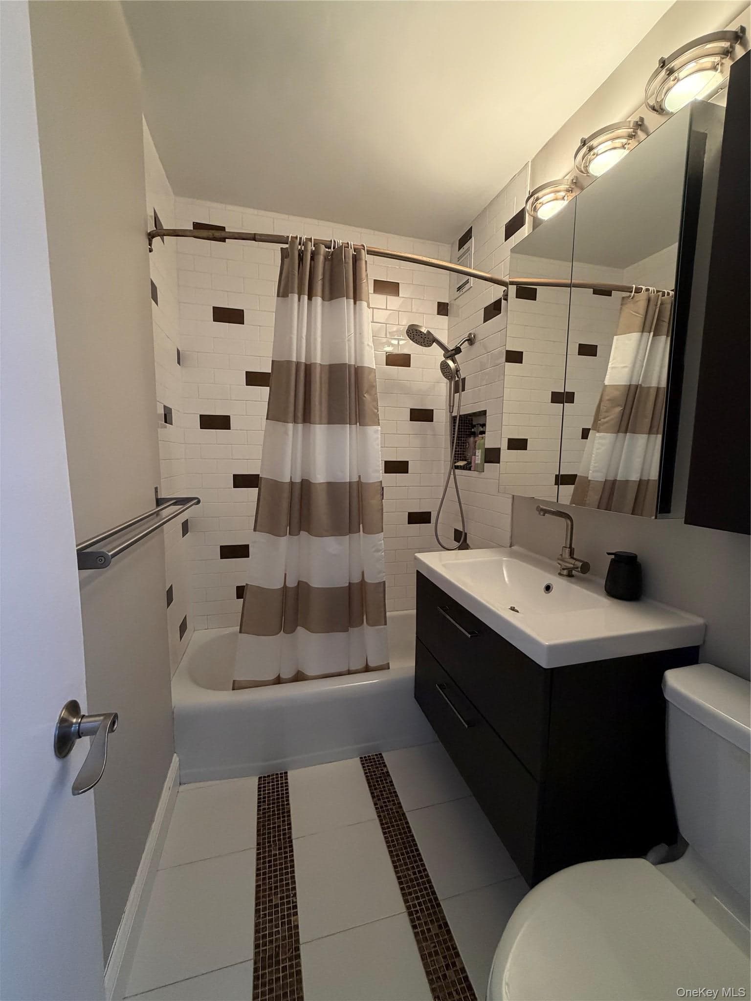 3777 Independence Avenue Unit: 5D thumbnail 5